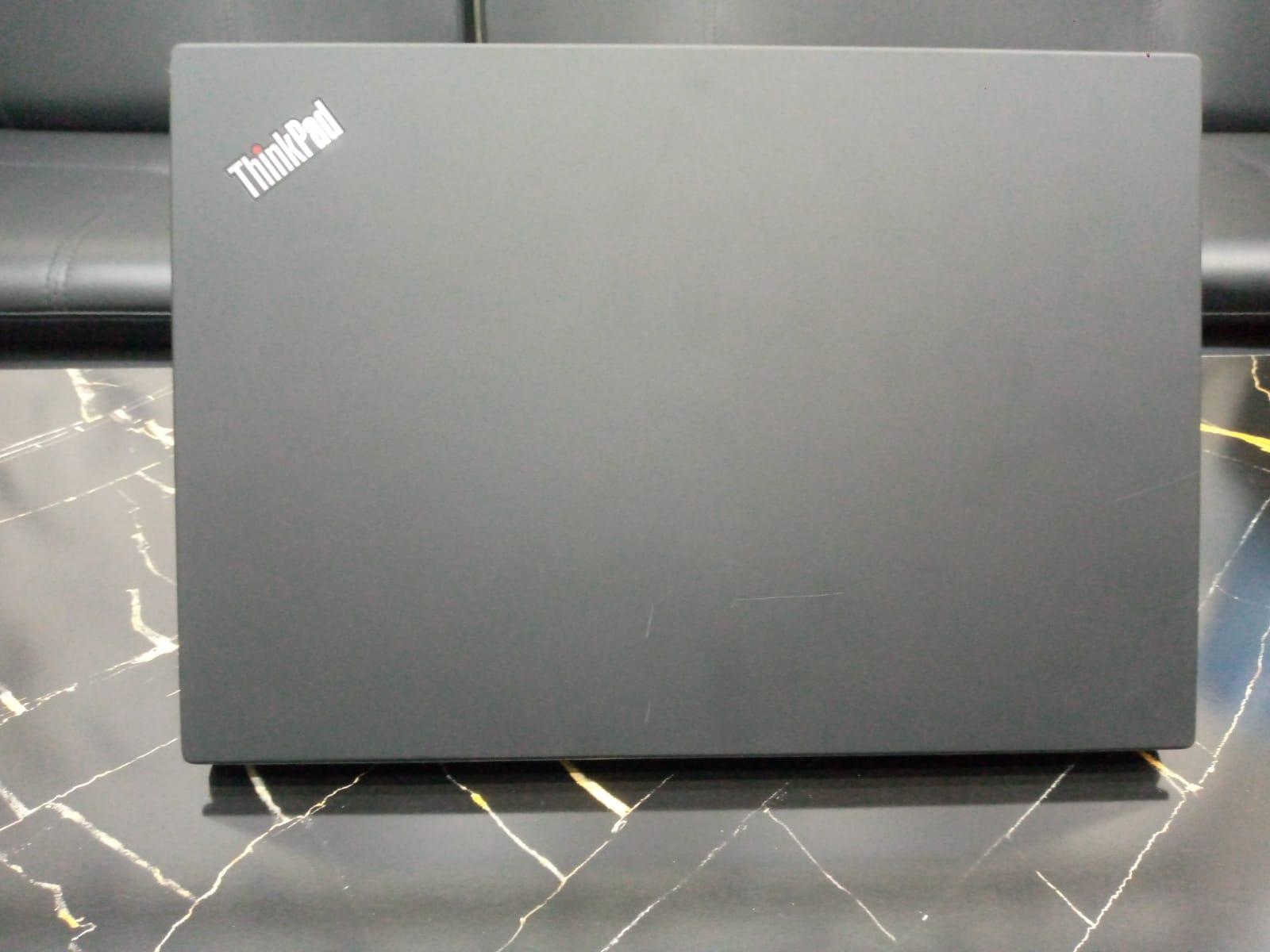 THINKPAD T490S | Core i7 i7-8665U 1.9GHz | 16GB |	512GB SSD